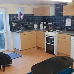 Private Basement Studio Flat With Modern Features , Huddersfield United Kingdom